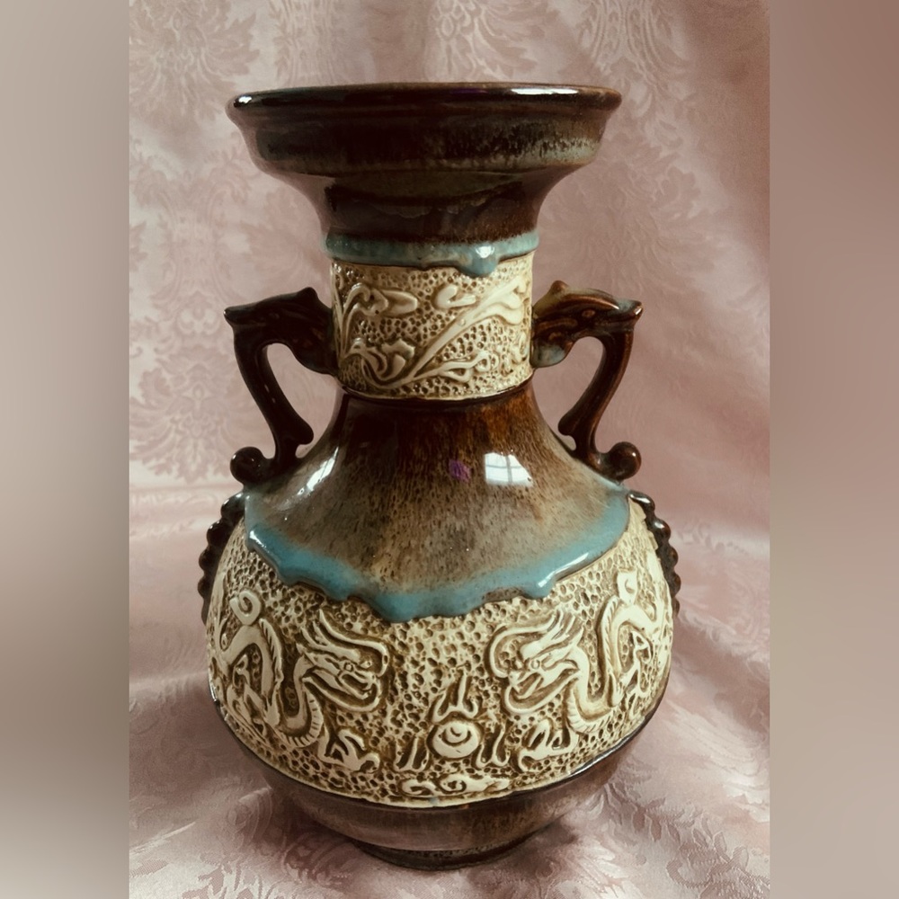VINTAGE CHINESE CARVED RELIEF CLAWED DRAGON DRIP GLAZE POTTERY VASE URN 10"
